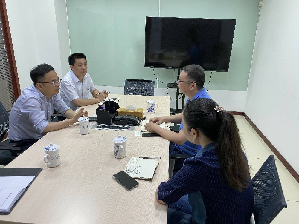 无锡市工信局领导来南昌崔霖线上技术支持有限公司科技开展“三联三解”活动